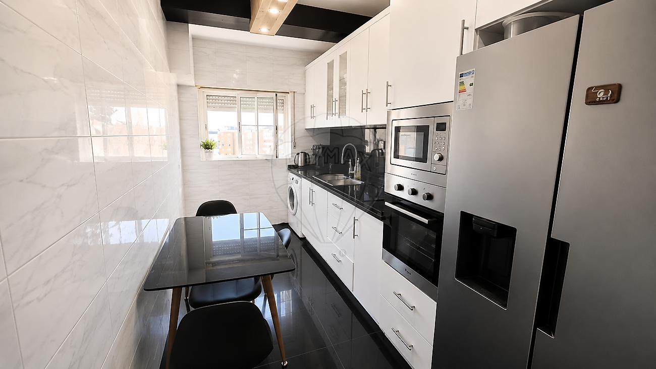 Apartamento T4 à venda em Almada