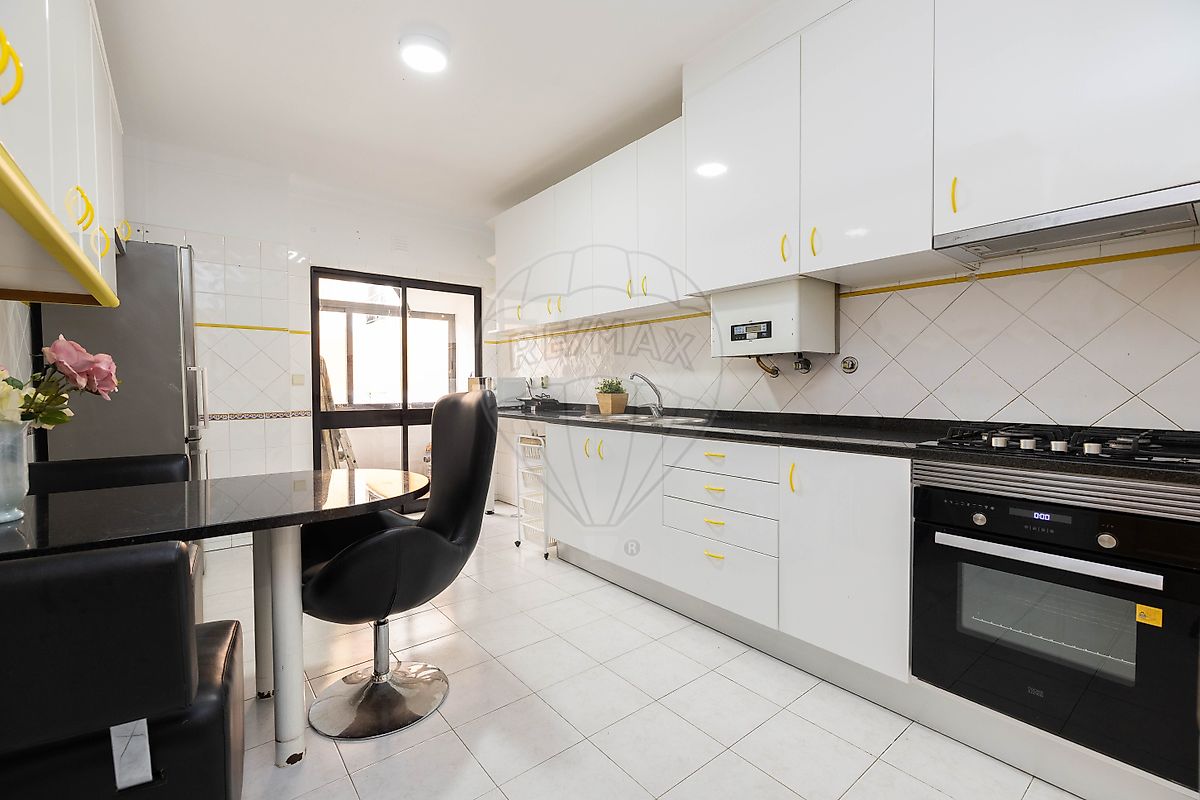 Apartamento T3 à venda em Sintra