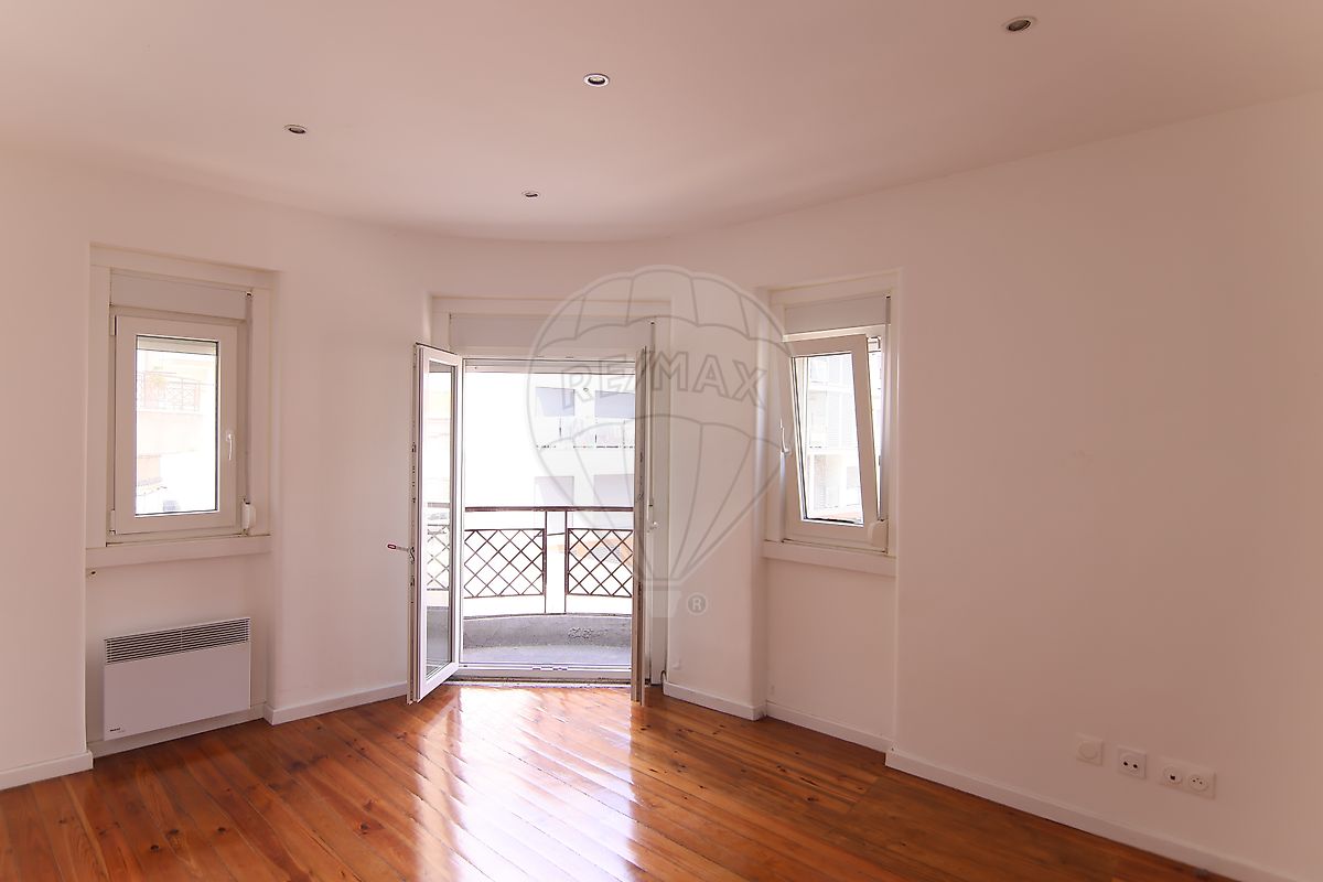 Apartamento T3 para arrendar em Odivelas