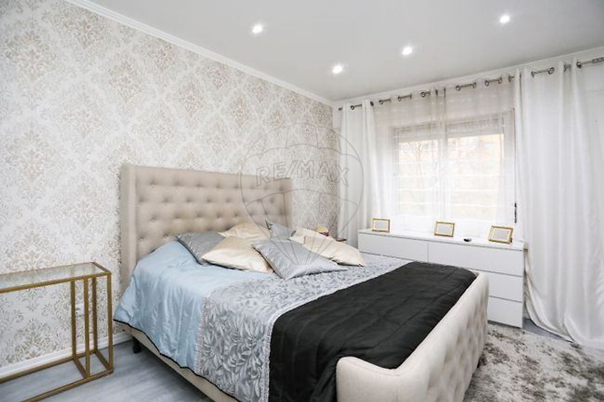 Apartamento T2 à venda em Amadora