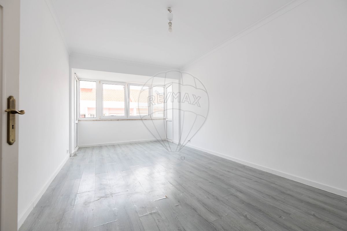 Apartamento T4 à venda em Amadora