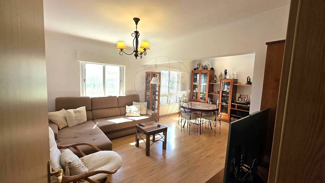 Apartamento T4 à venda em Loures