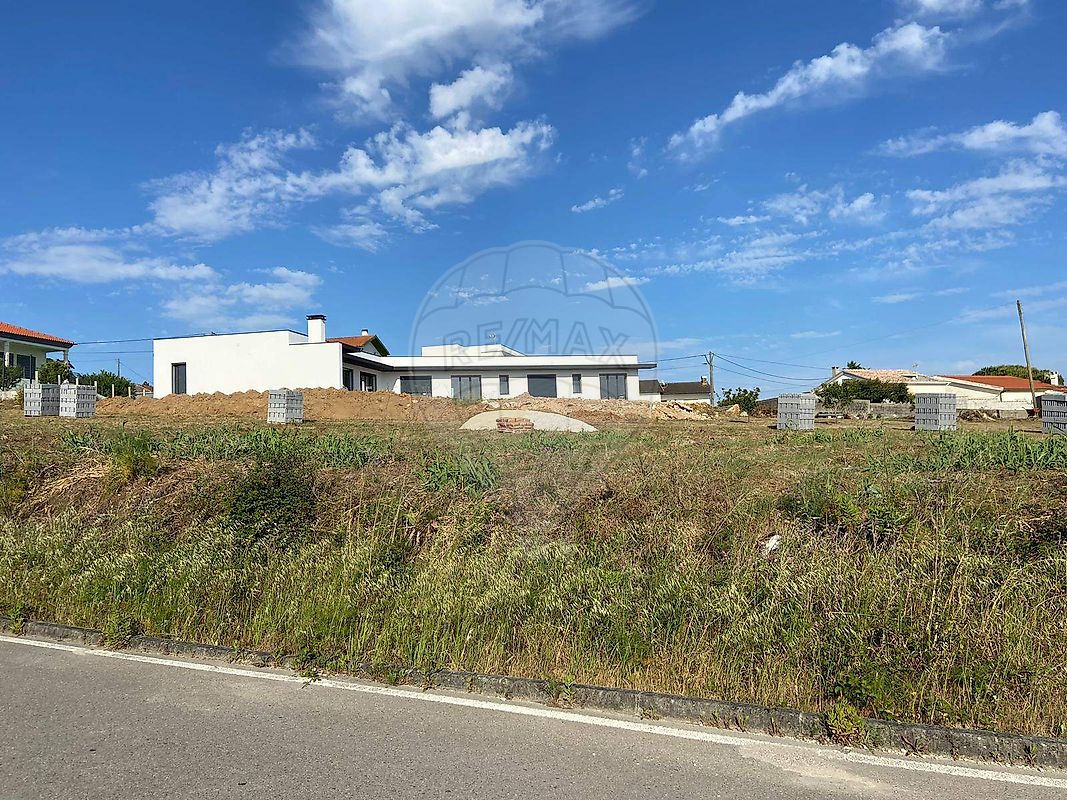 Land for sale in Figueira da Foz, Portugal — €85,000