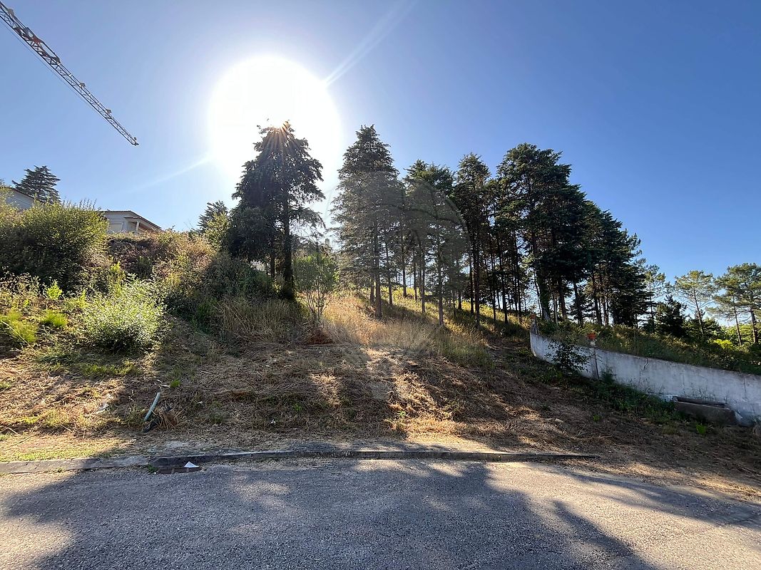 Terreno à venda em Leiria