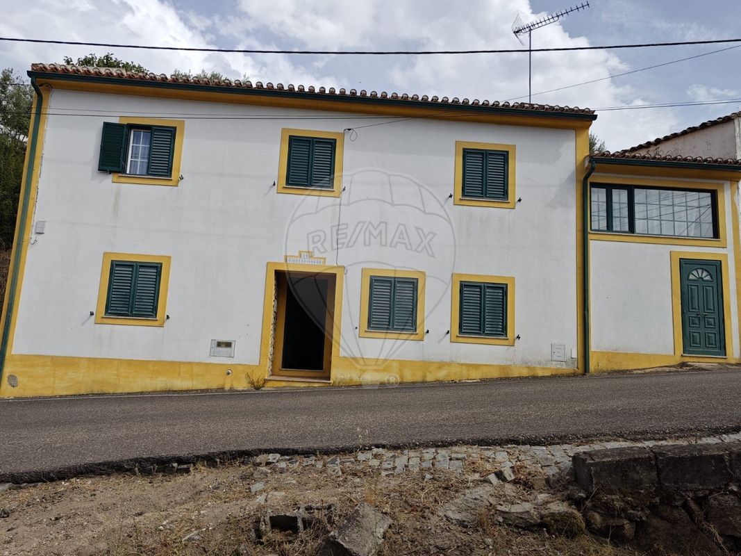 Moradia T4 para venda