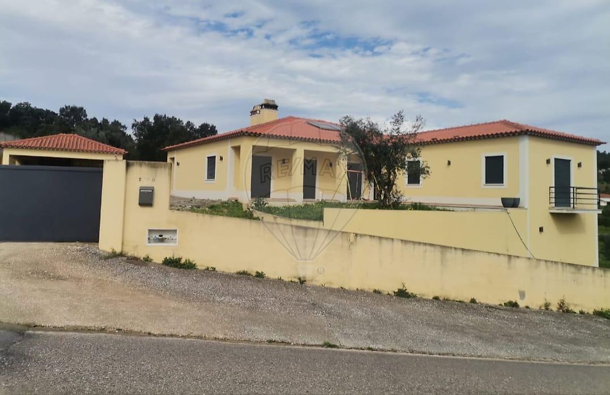 Moradia - São Pedro de Tomar, Tomar, Santarém