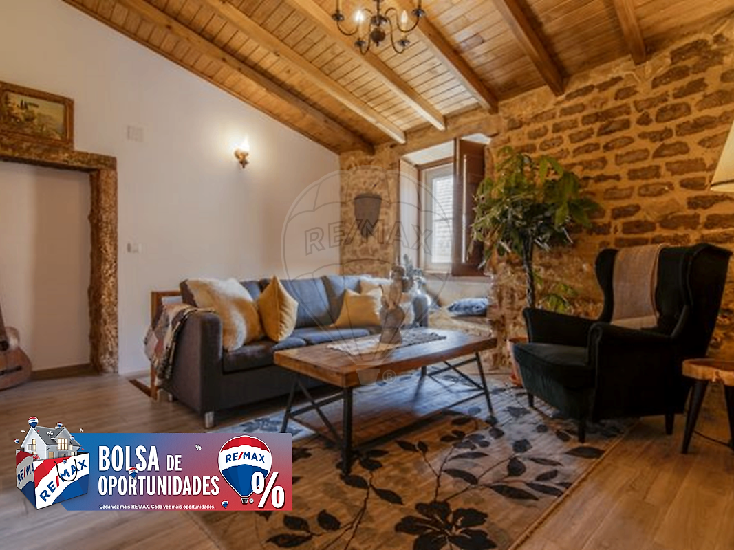 Moradia T2 em Tomar (São João Baptista) e Santa Maria dos Olivais, €239.000