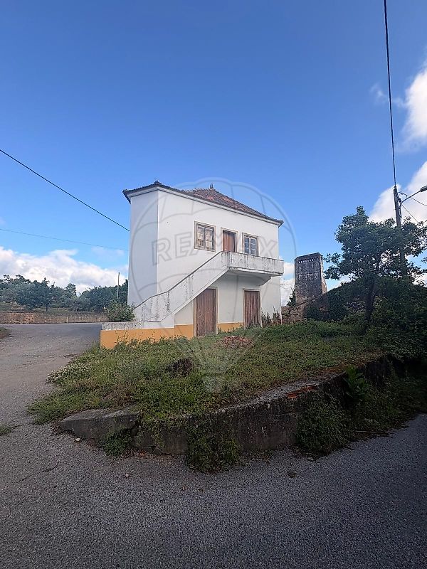 Moradia - Nossa Senhora do Pranto, Ferreira do Zêzere, Santarém