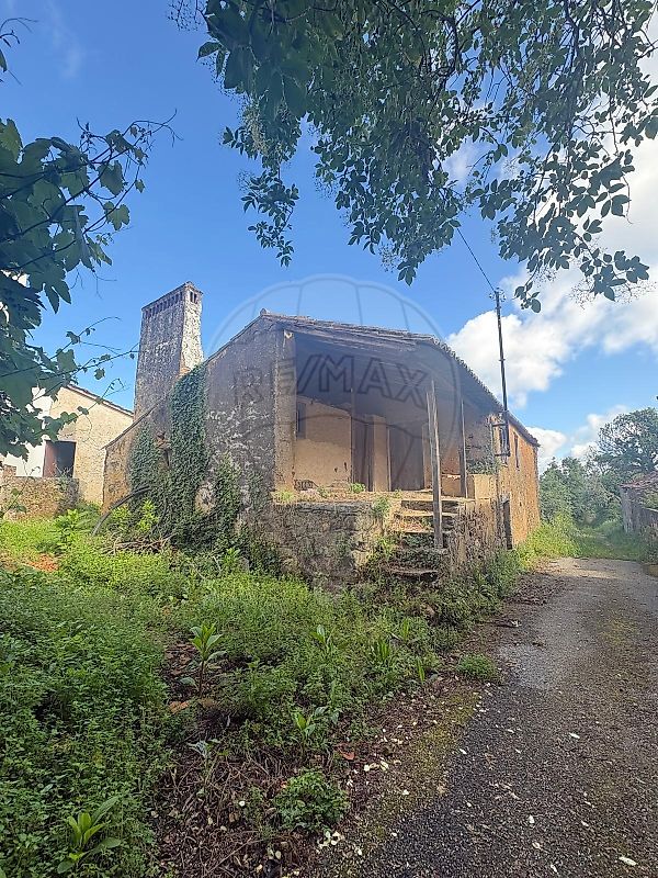 Moradia - Nossa Senhora do Pranto, Ferreira do Zêzere, Santarém