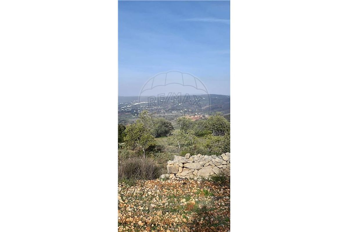 Terreno à venda em Loulé