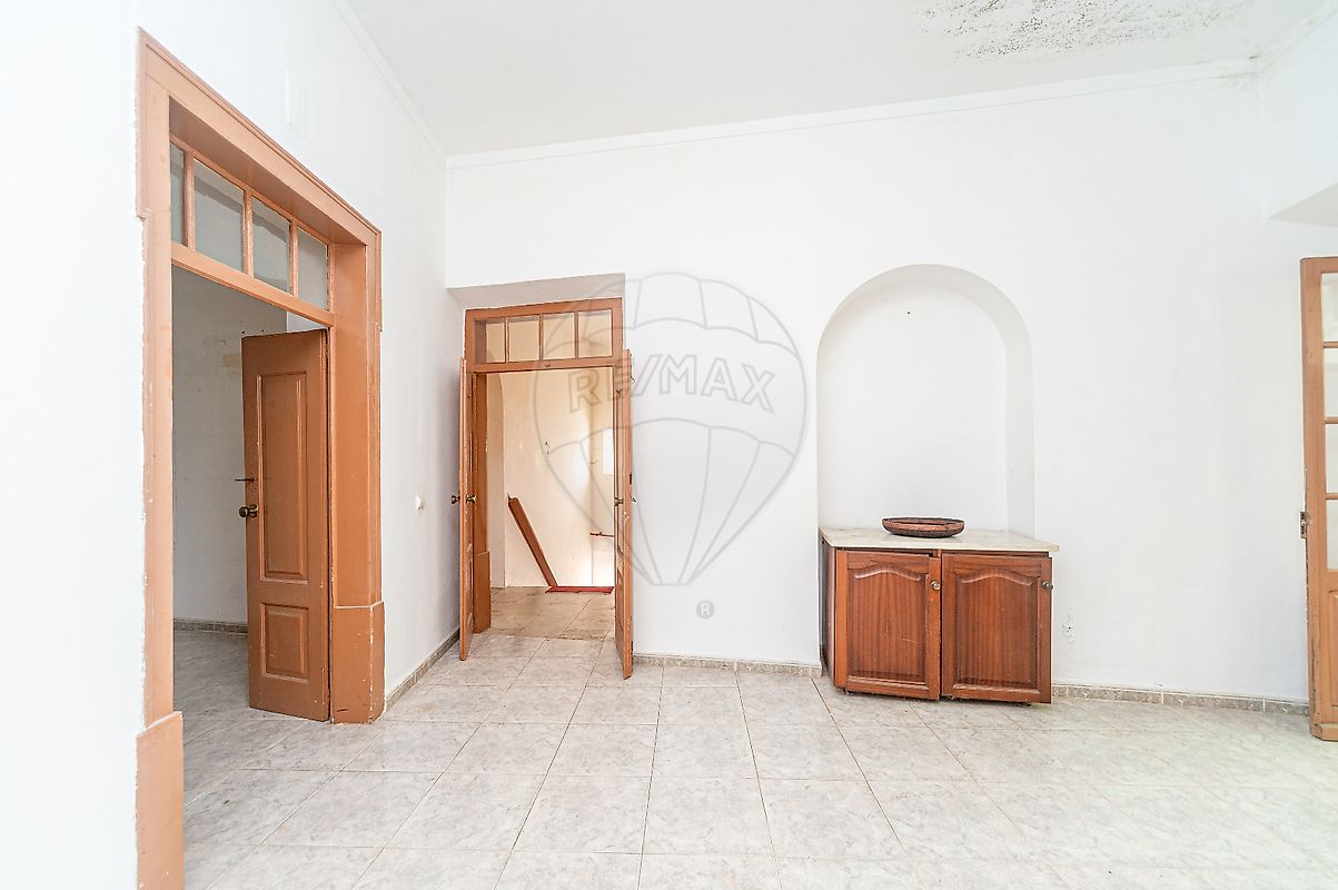 listing 124471127-23 picture-0