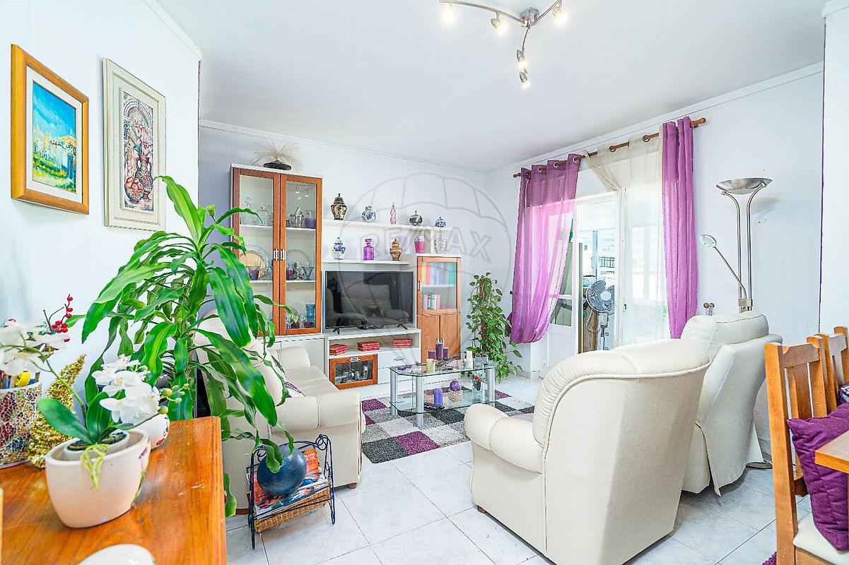 listing 124471005-165 picture-0