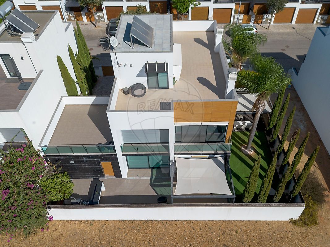 Moradia T4 para venda