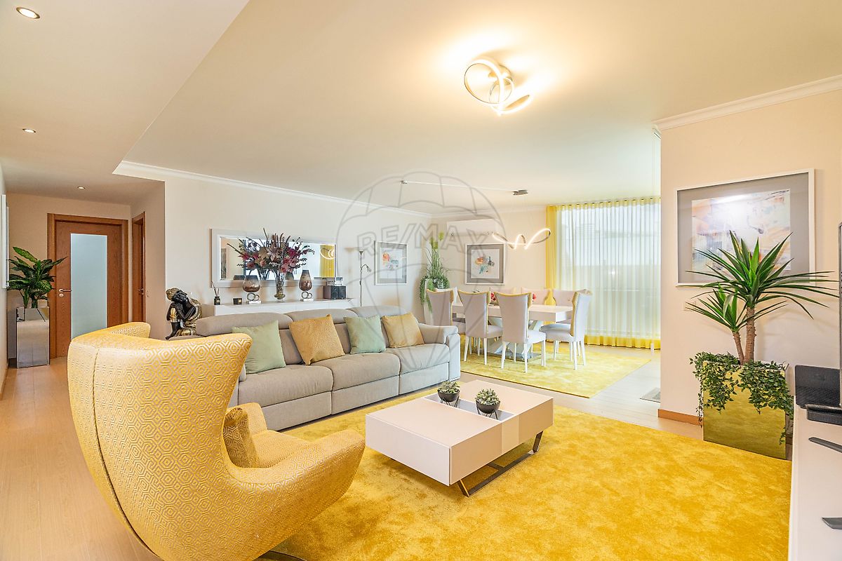 Apartamento T4 à venda em Portimão