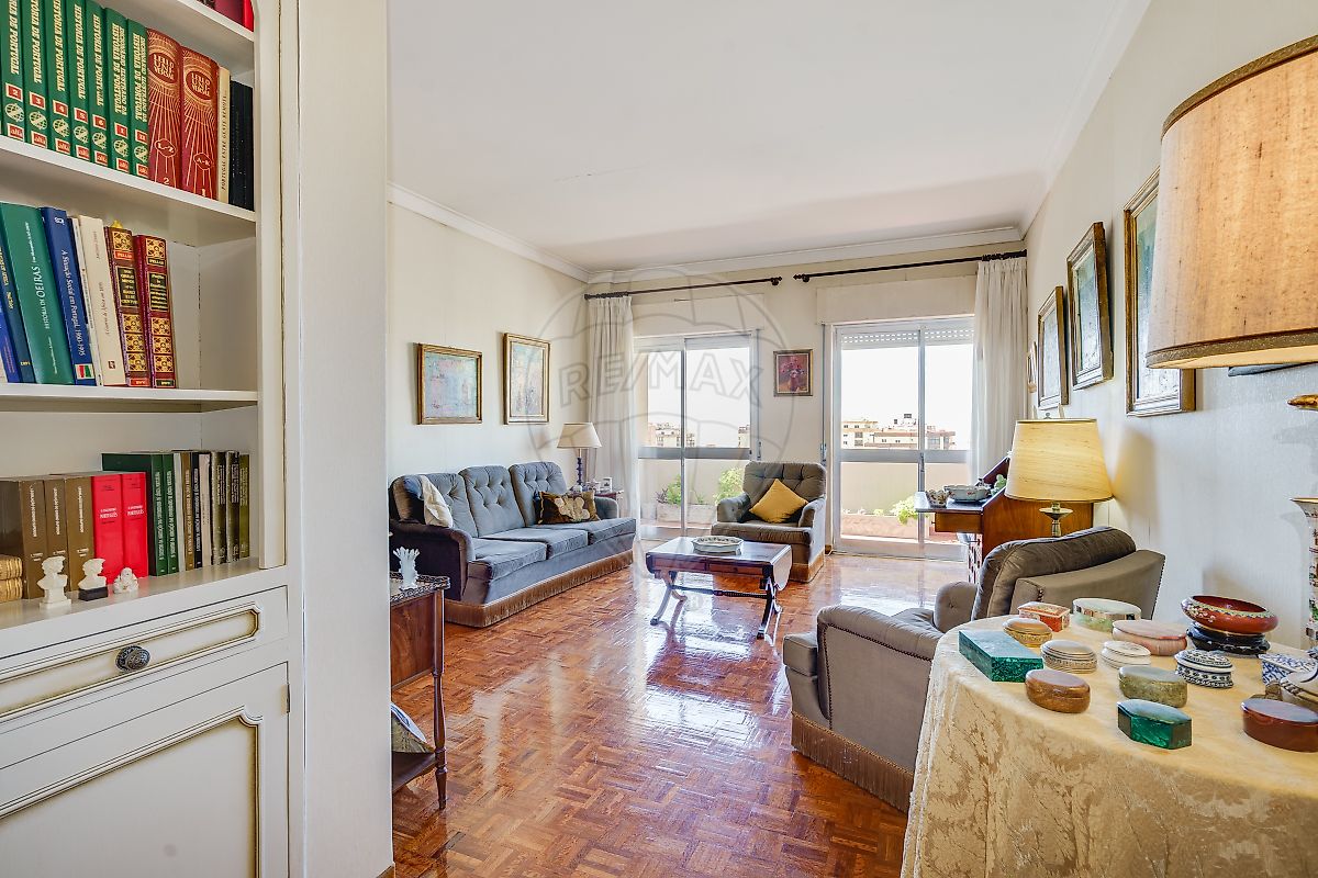 Apartamento T5 à venda em Oeiras