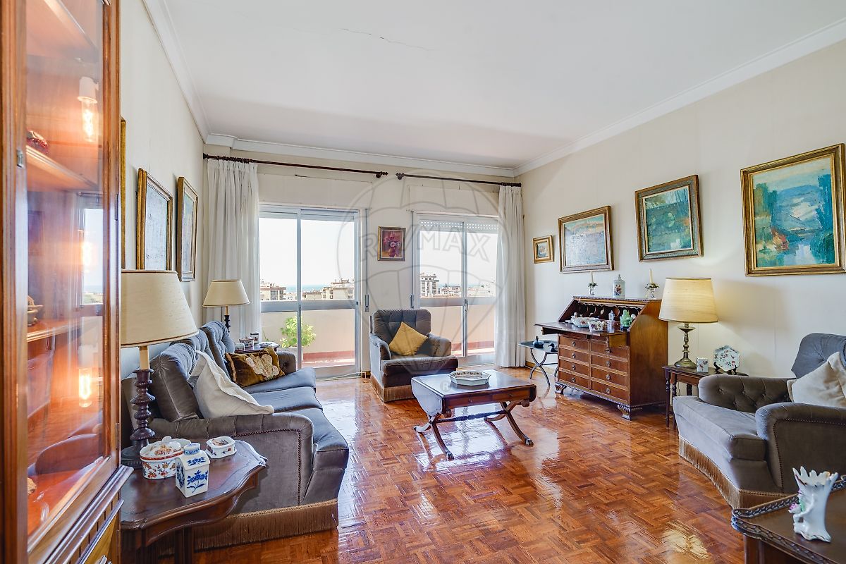 Apartamento T5 em Oeiras e São Julião da Barra, Paço de Arcos e Caxias, €670.000