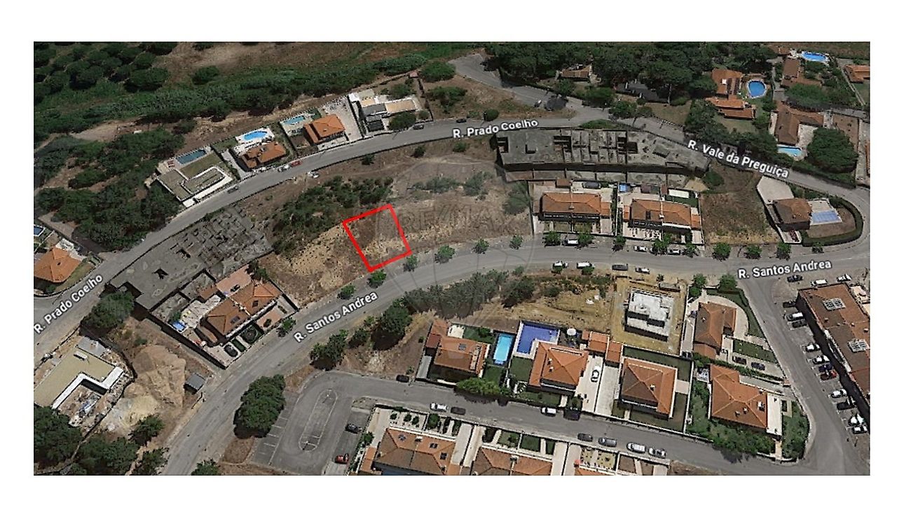 Land for sale in Sesimbra, Portugal — €120,000