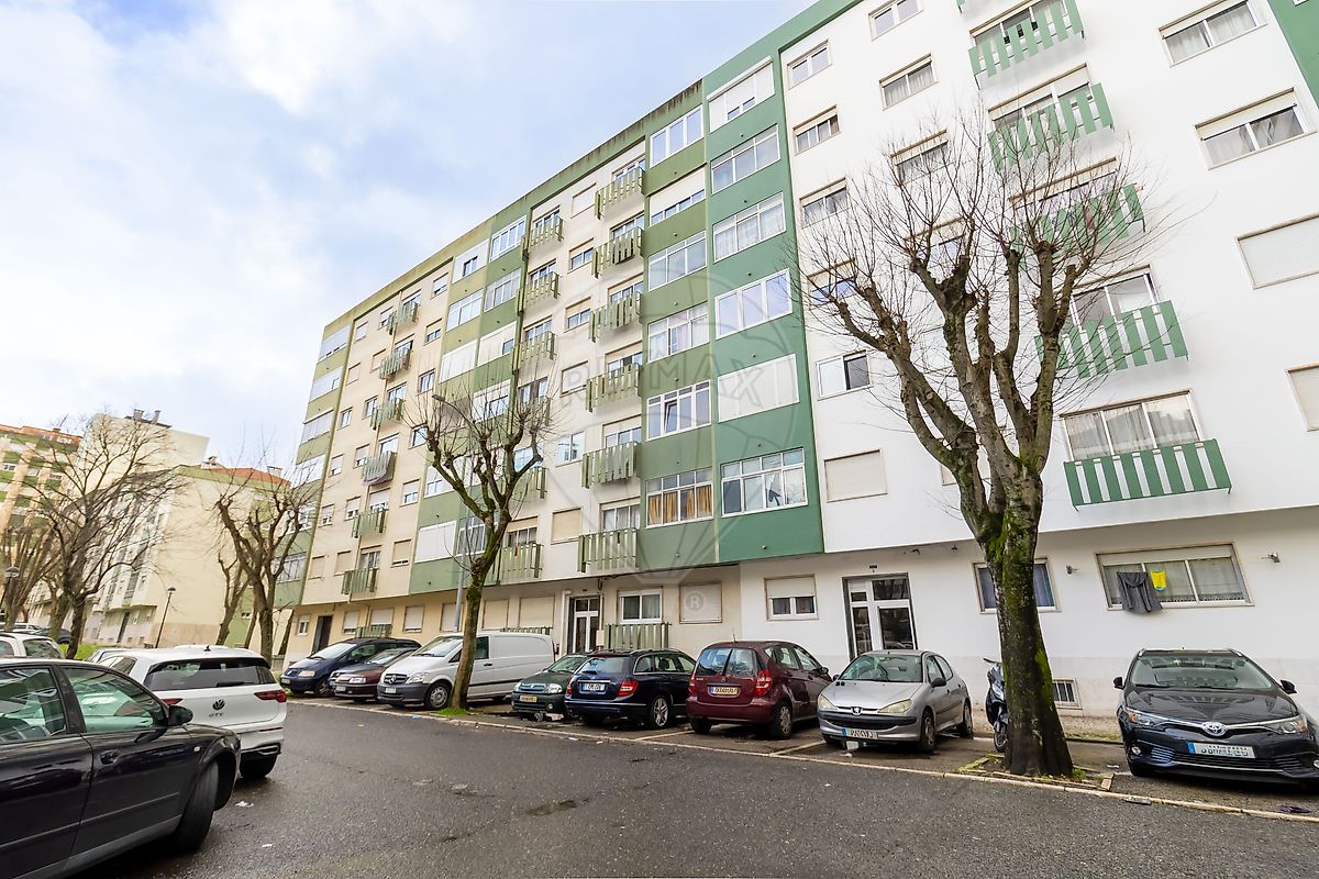 Apartamento T2 à venda em Amadora