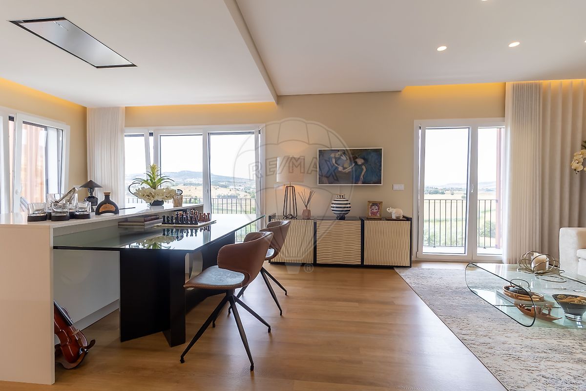 Apartamento T3 à venda em Loures