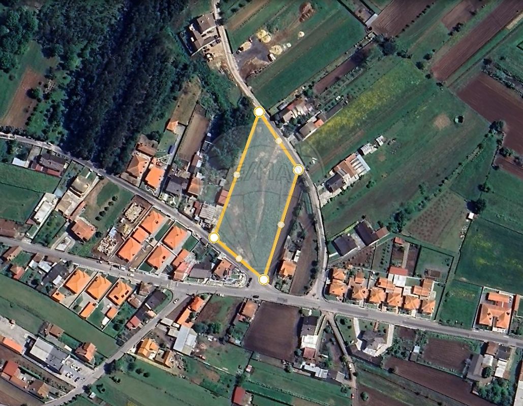 Land for sale in Águeda, Portugal — €330,000