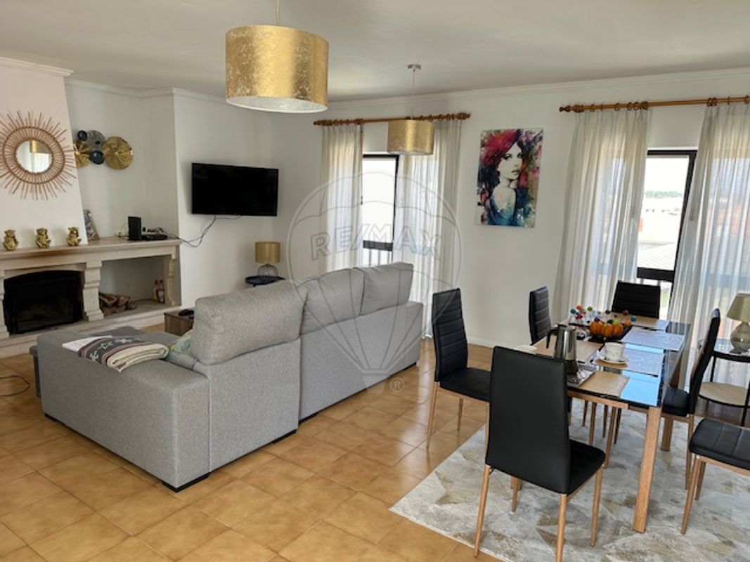 listing 124541013-220 picture-0