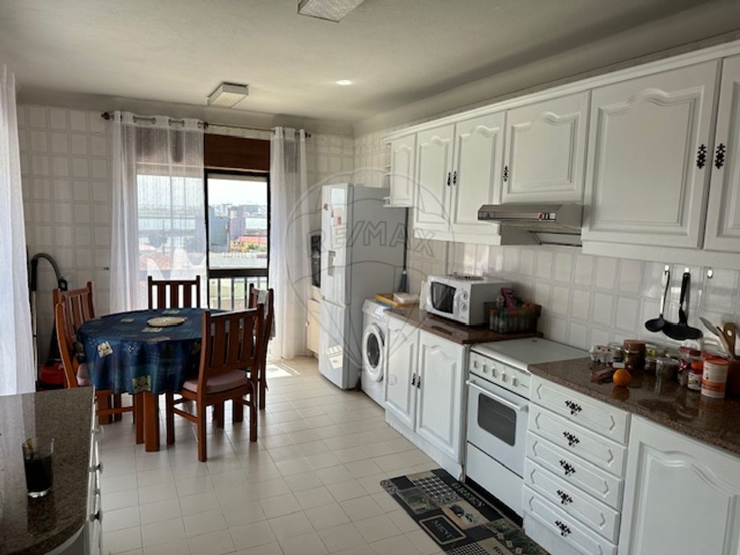 listing 124541013-220 picture-0
