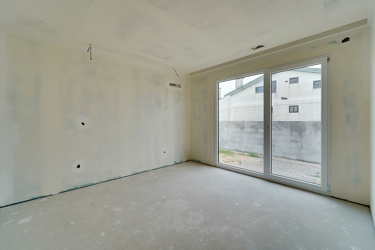 listing 124541160-64 picture-0