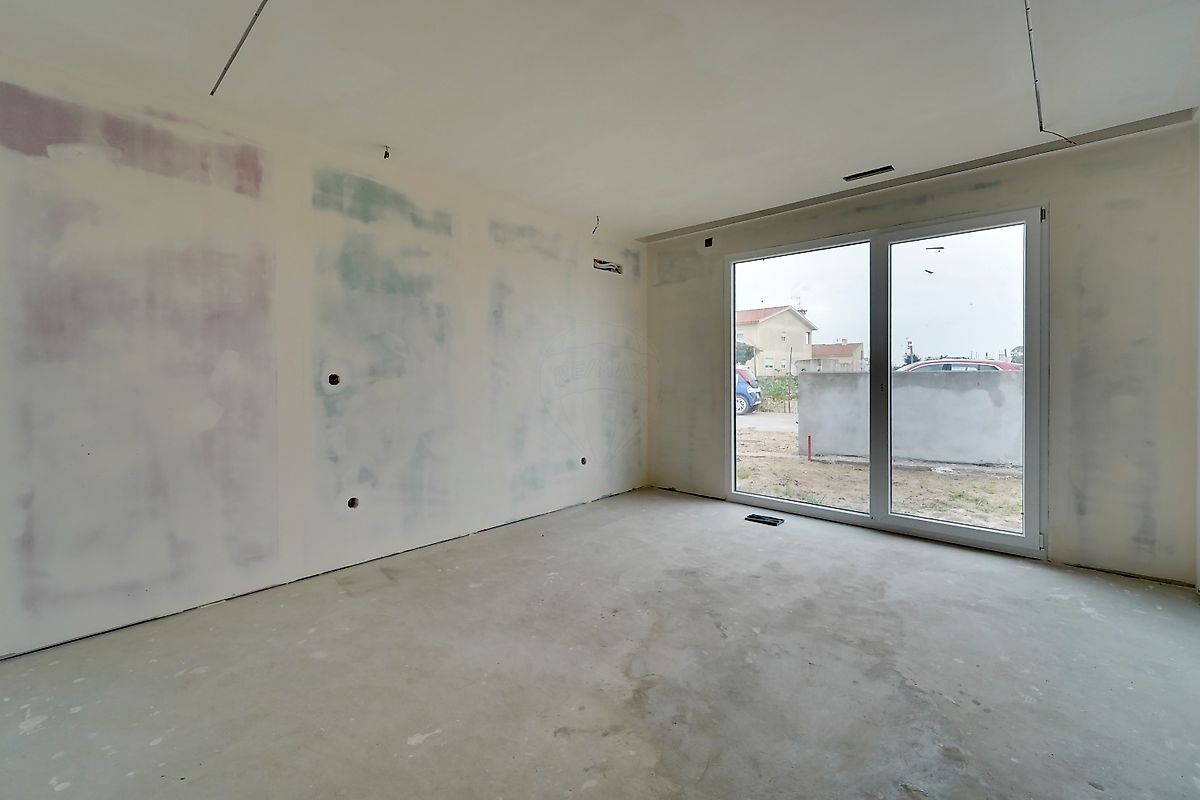 listing 124541160-64 picture-0