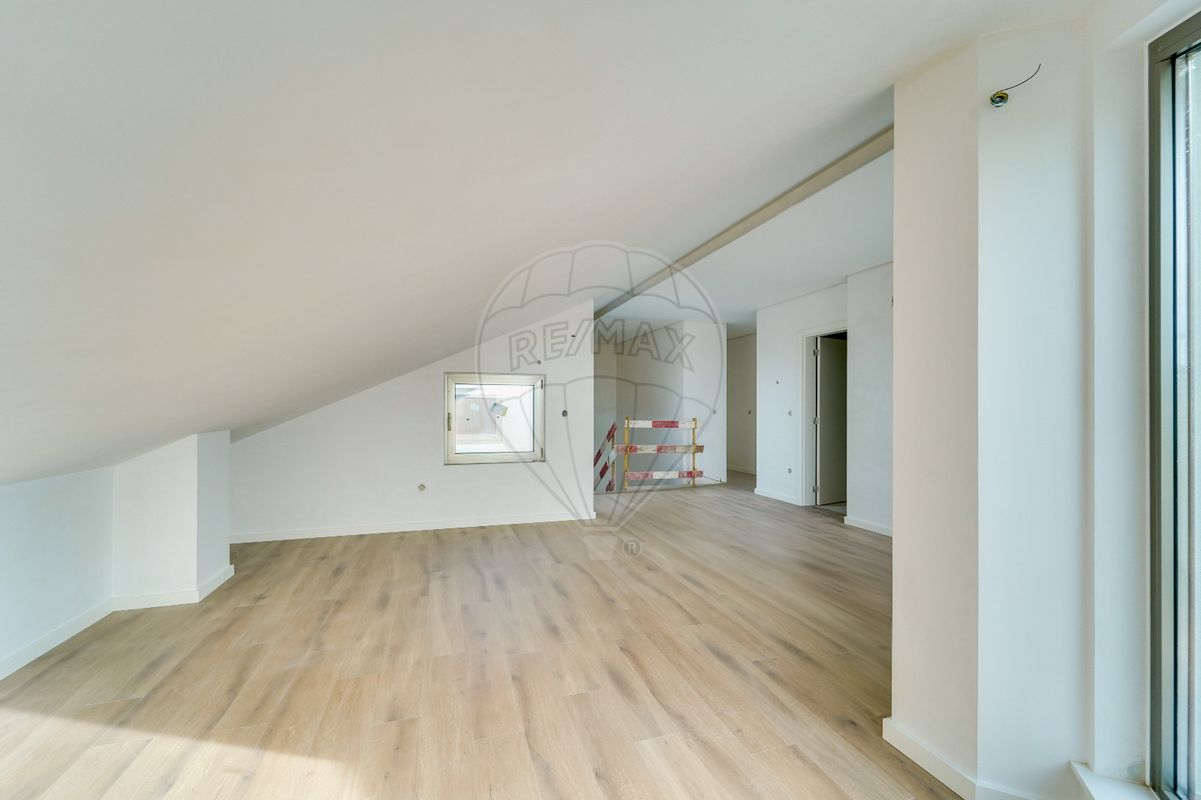 listing 124541030-310 picture-0