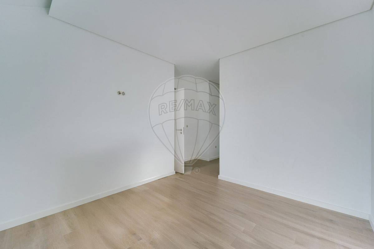 listing 124541030-310 picture-0