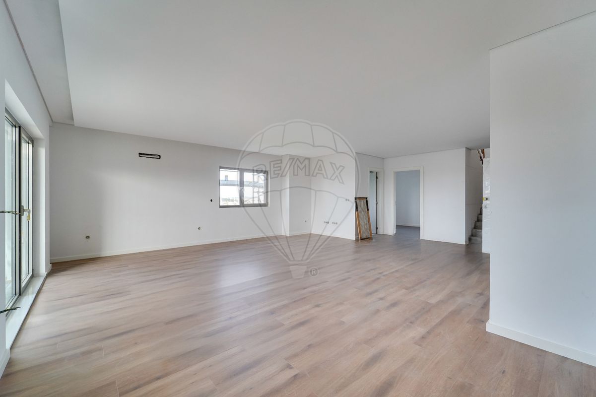 listing 124541030-310 picture-0
