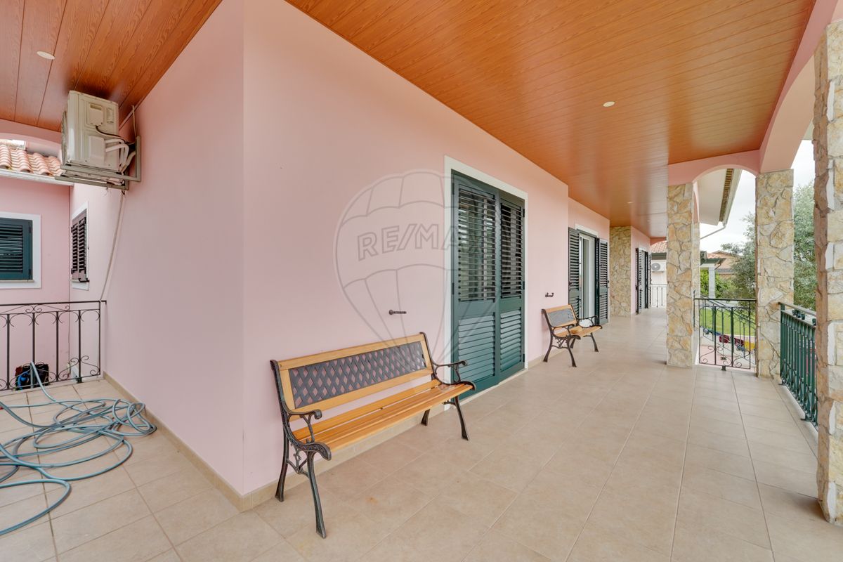 listing 124541149-67 picture-0
