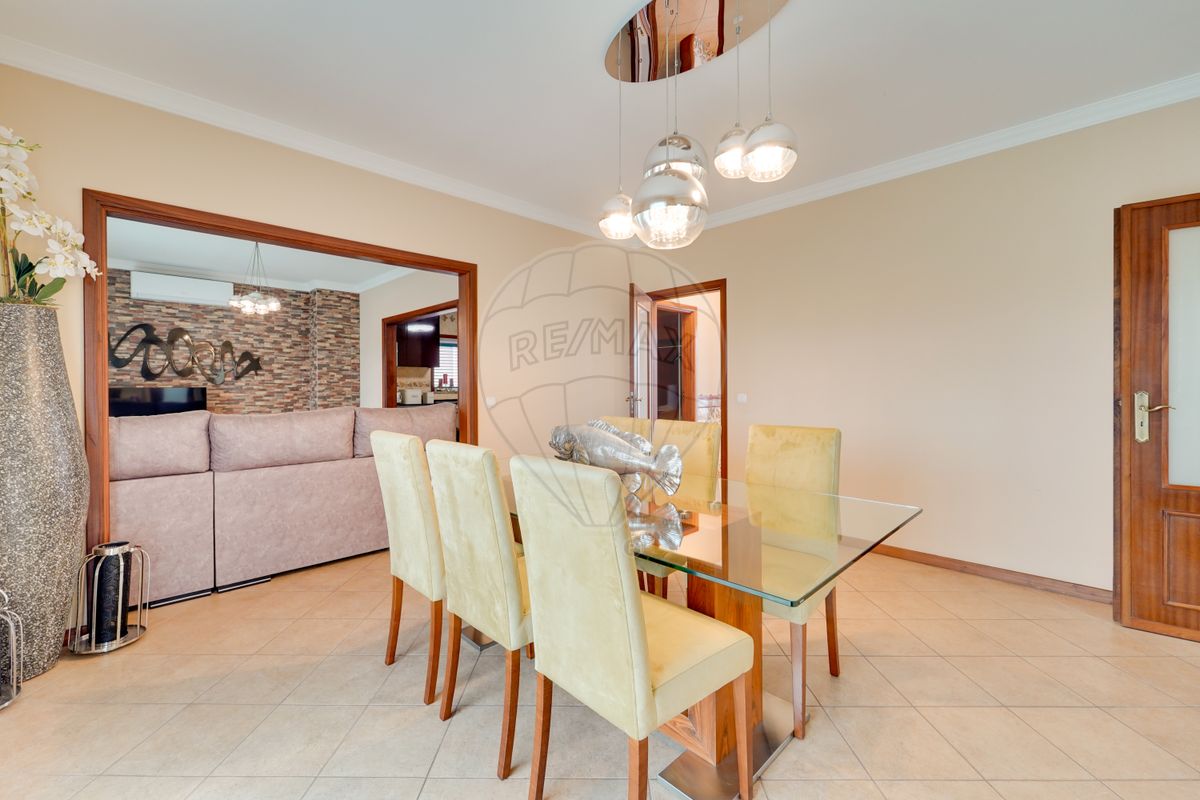 listing 124541149-67 picture-0