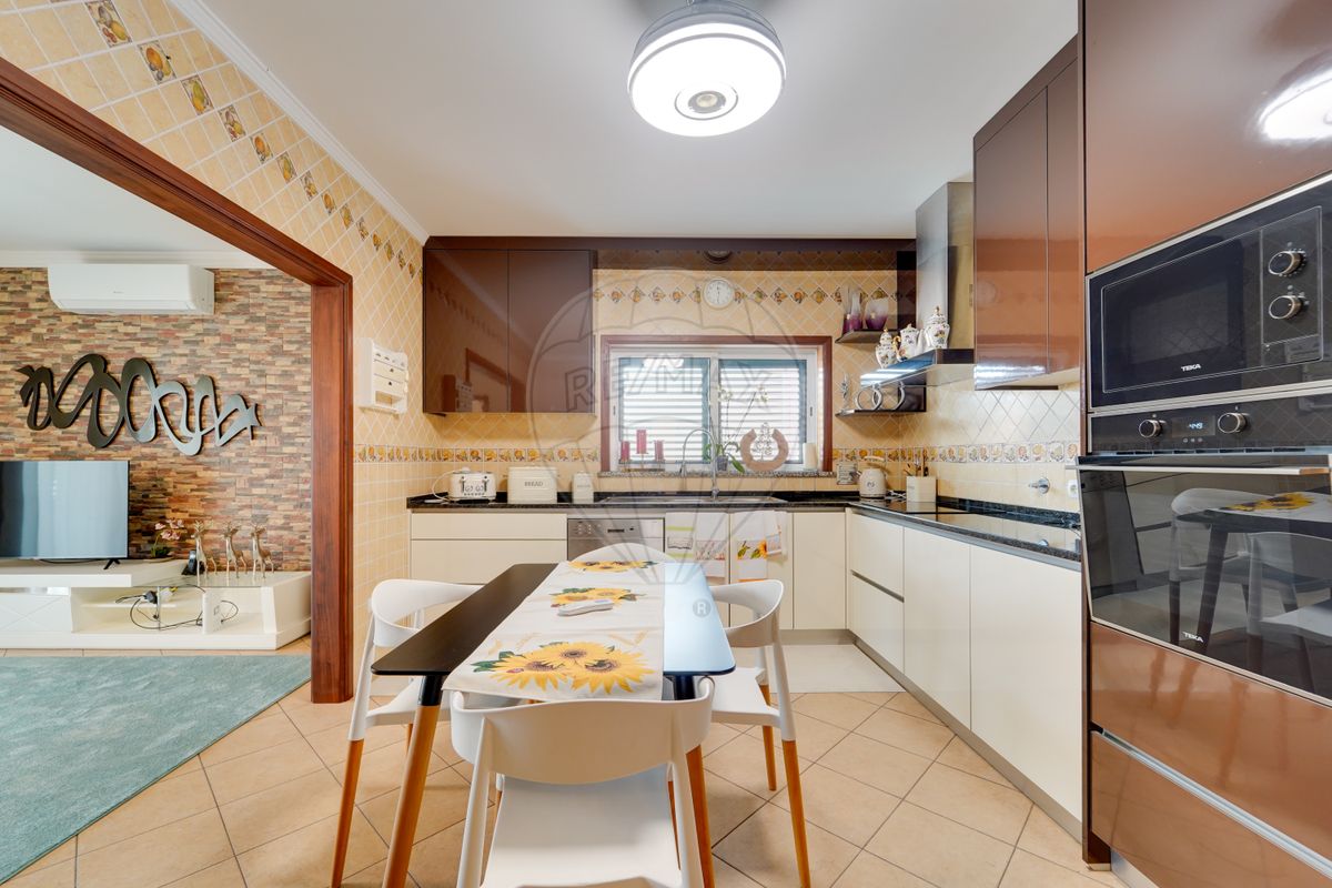 listing 124541149-67 picture-0