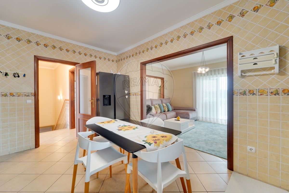 listing 124541149-67 picture-0