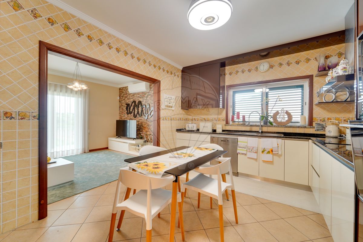 listing 124541149-67 picture-0