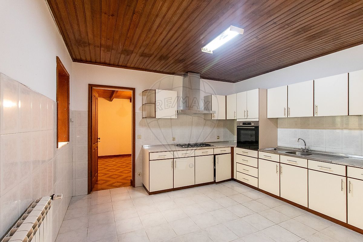 Moradia T4 para venda