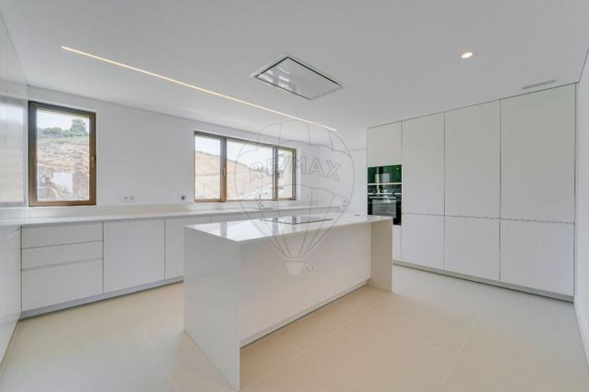 listing 124541030-325 picture-0