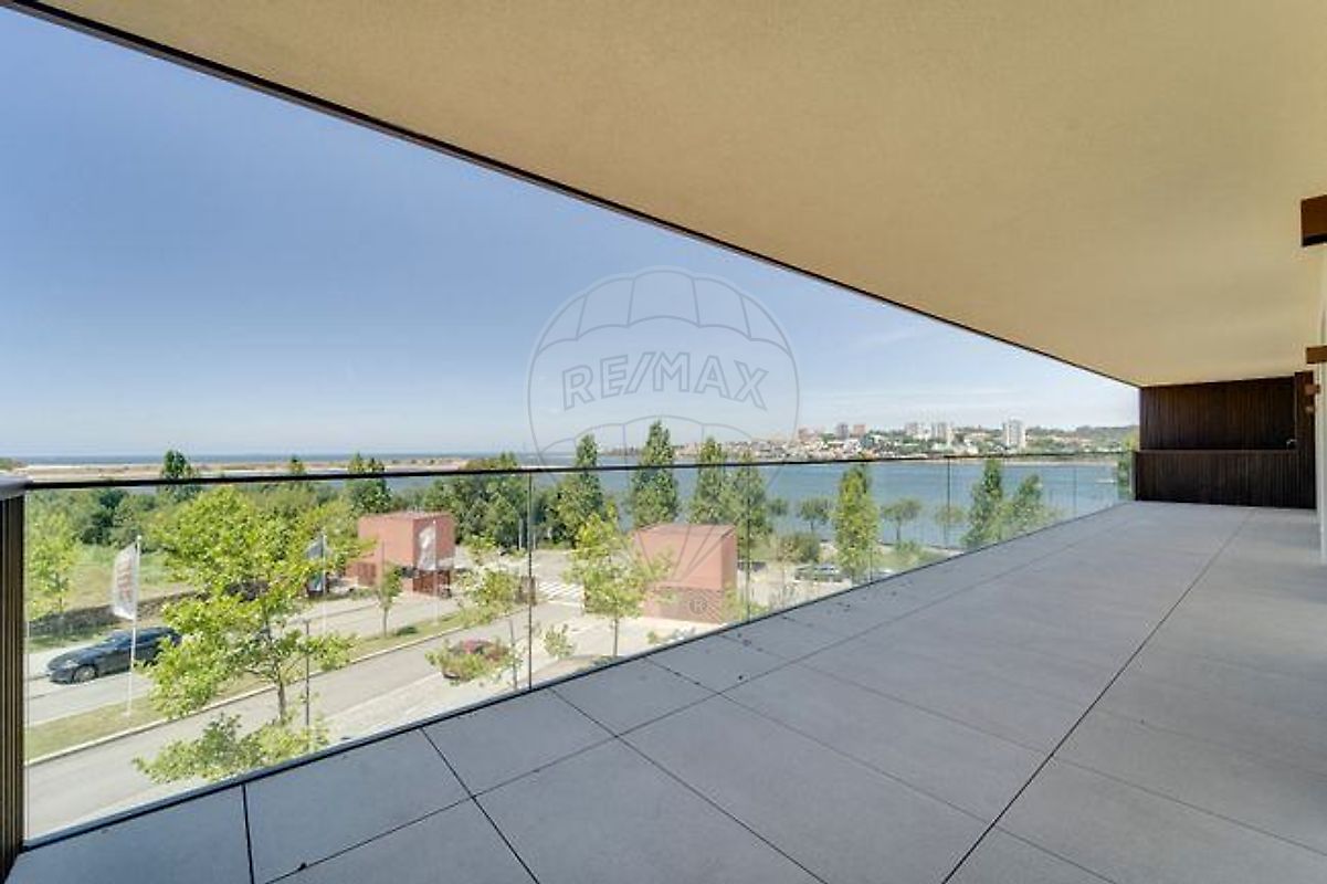 Apartamento T3 à venda em Vila Nova de Gaia