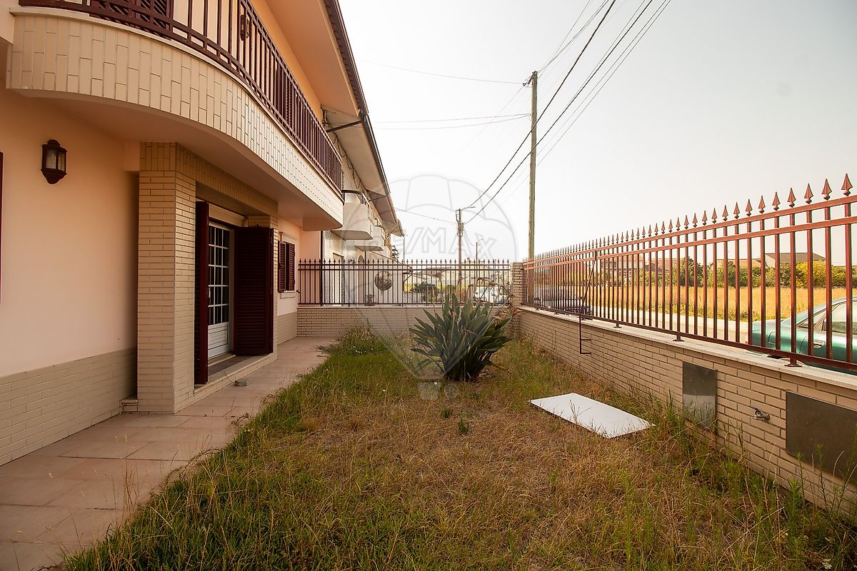 Moradia T4 para venda