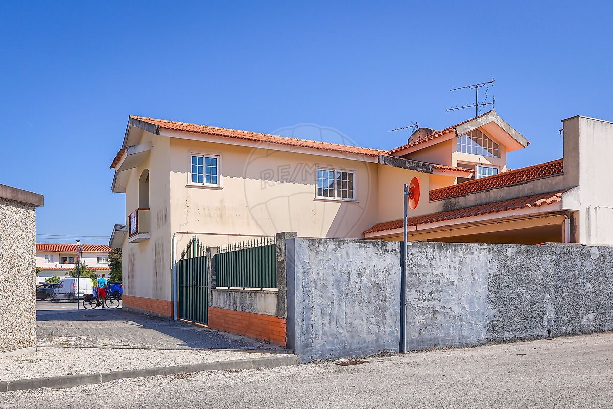 Moradia T4 para venda
