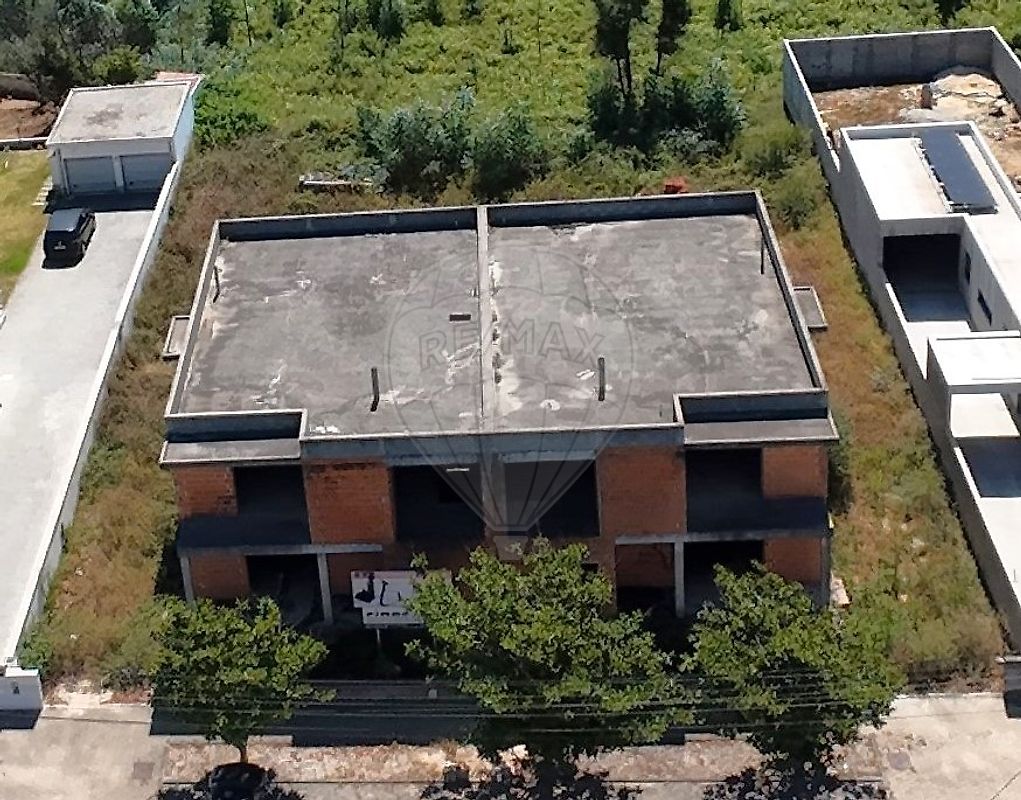 Moradia T4 à venda em Albergaria-a-Velha