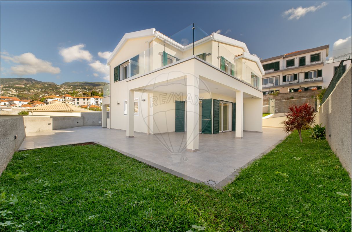 Moradia T4 para venda