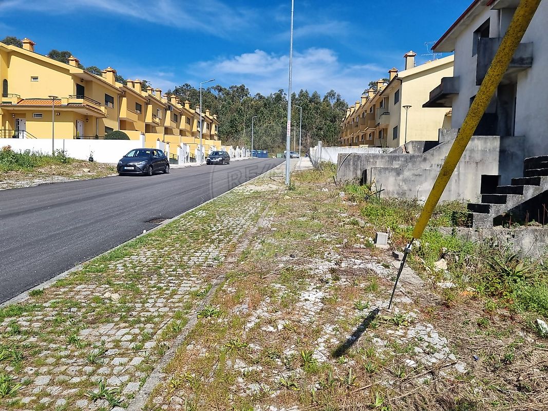 Terreno à venda em Oliveira de Azeméis