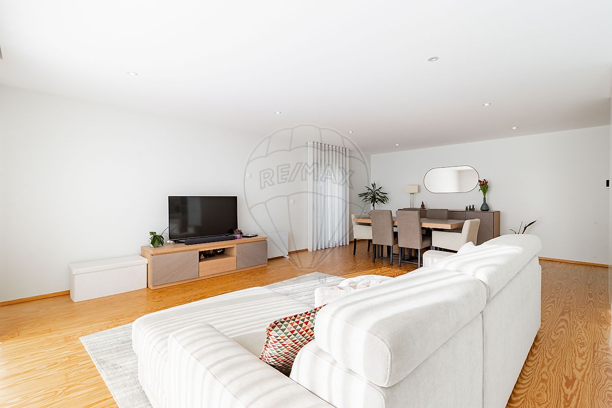 Apartamento T2 à venda em Nogueira da Regedoura, Santa Maria da Feira — foto 9
