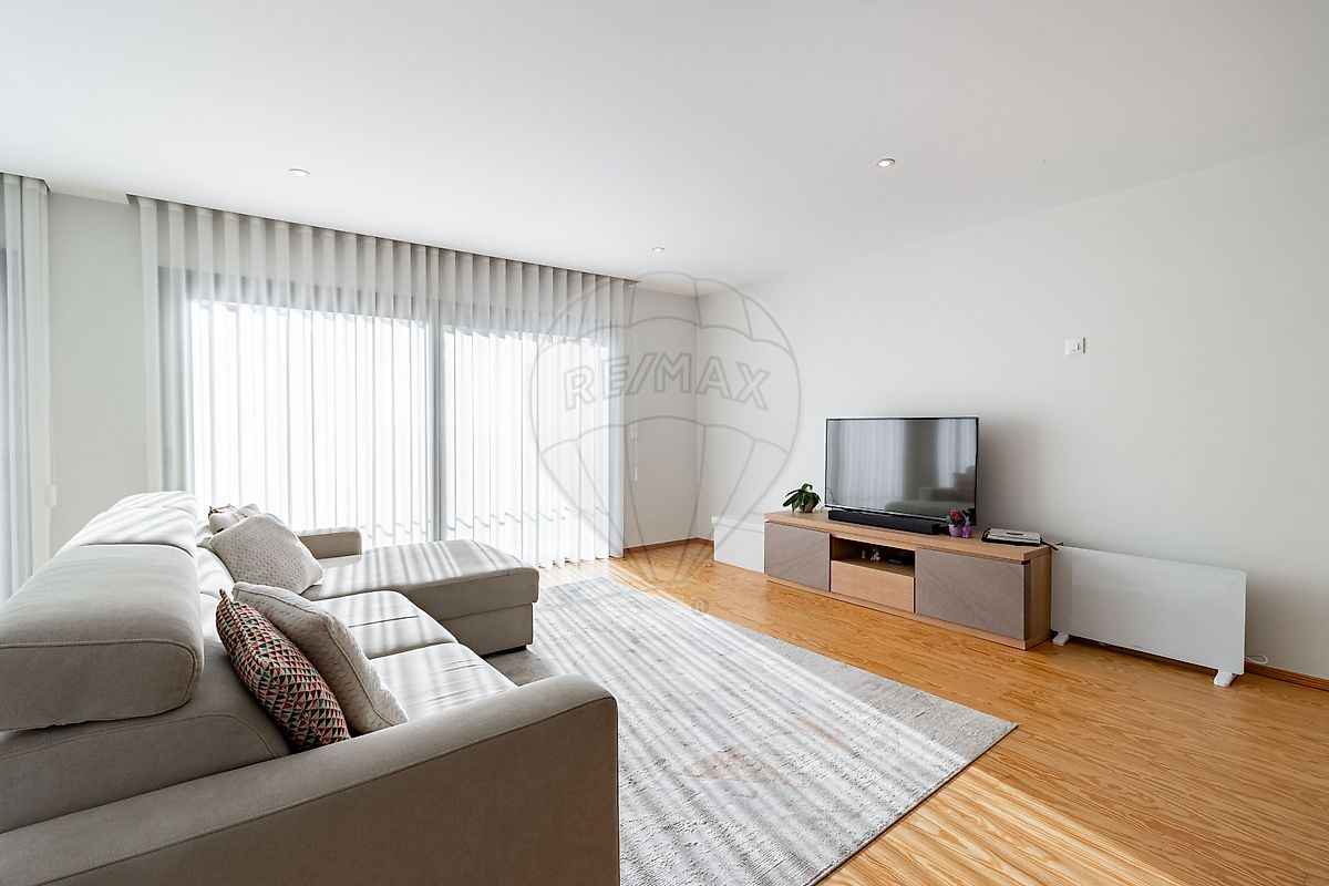 Apartamento T2 à venda em Nogueira da Regedoura, Santa Maria da Feira — foto 13