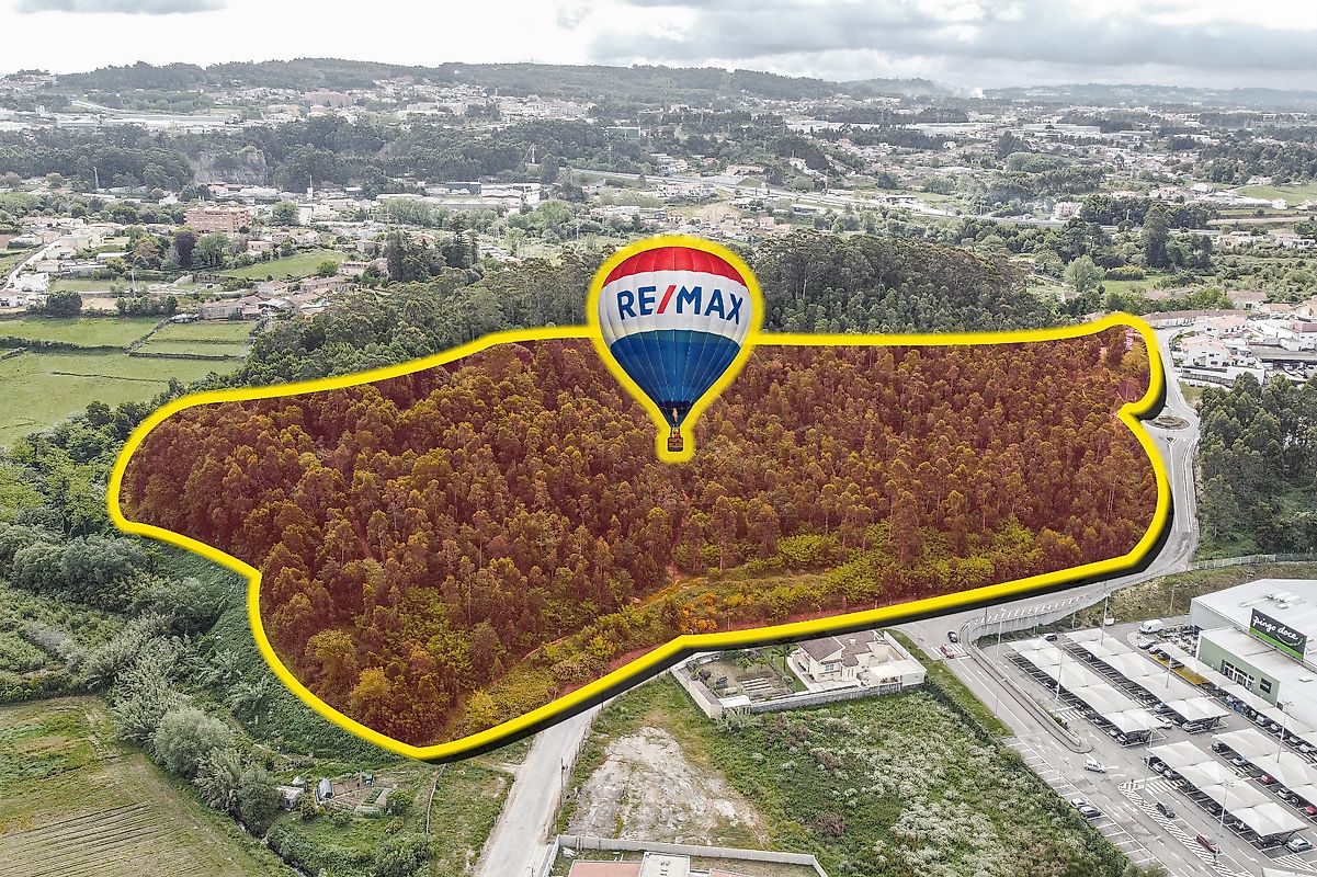 Land for sale in Vila Nova de Gaia, Portugal — €2,400,000