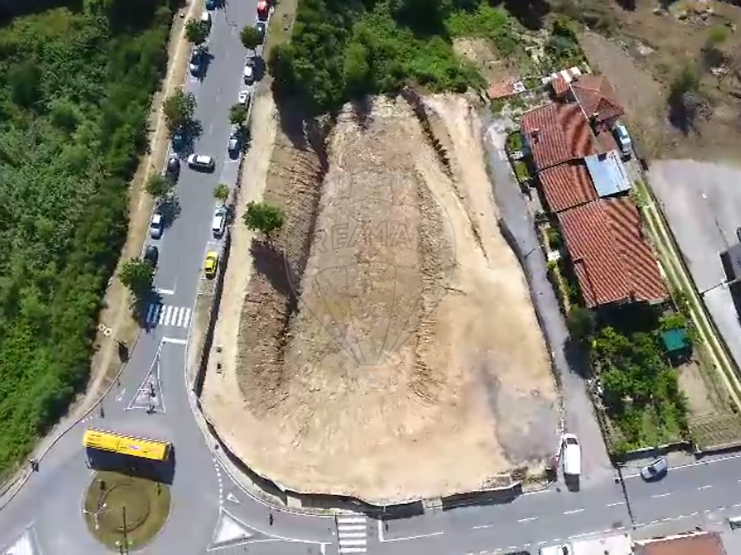Terreno à venda em Oliveira de Azeméis