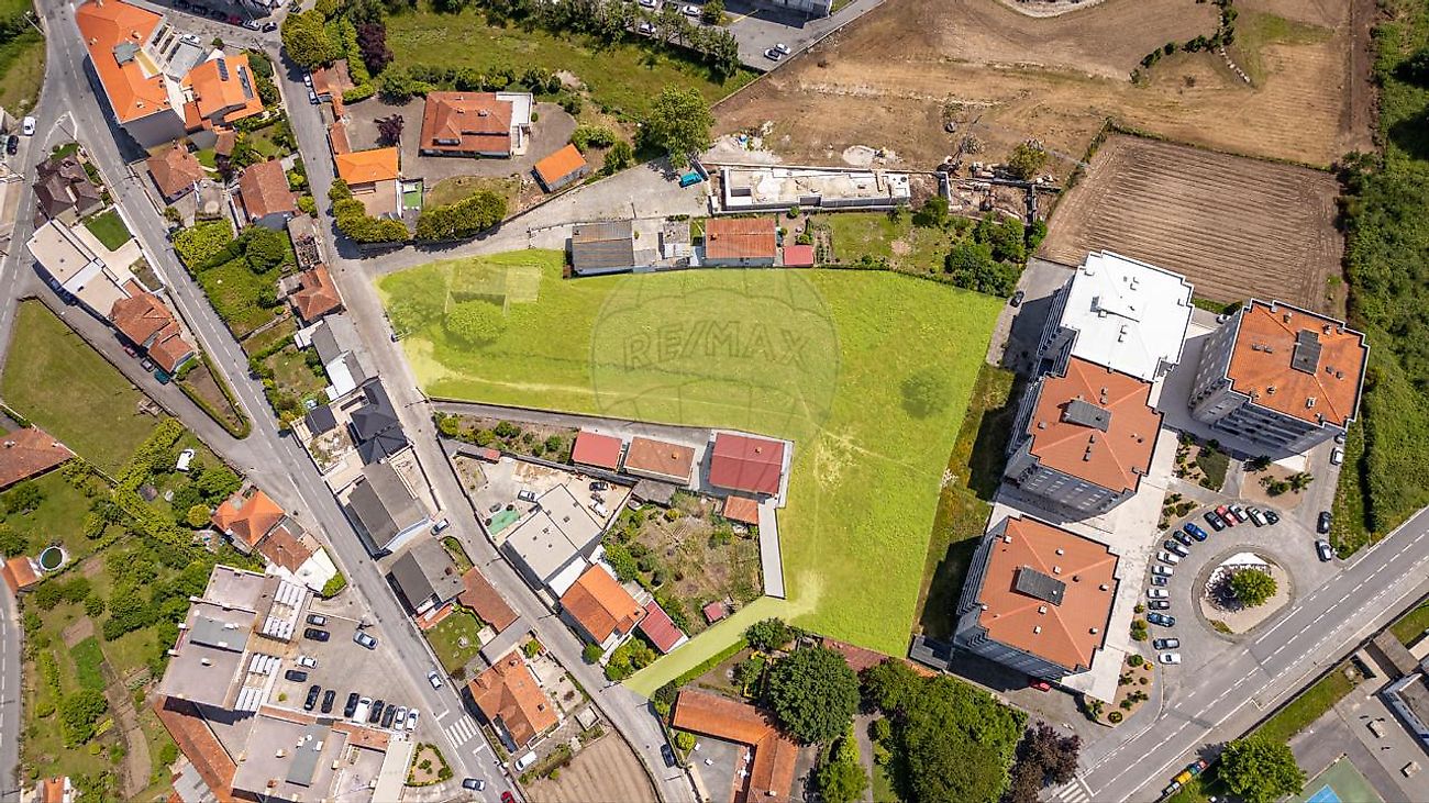 Land for sale in Paços de Ferreira, Portugal — €650,000