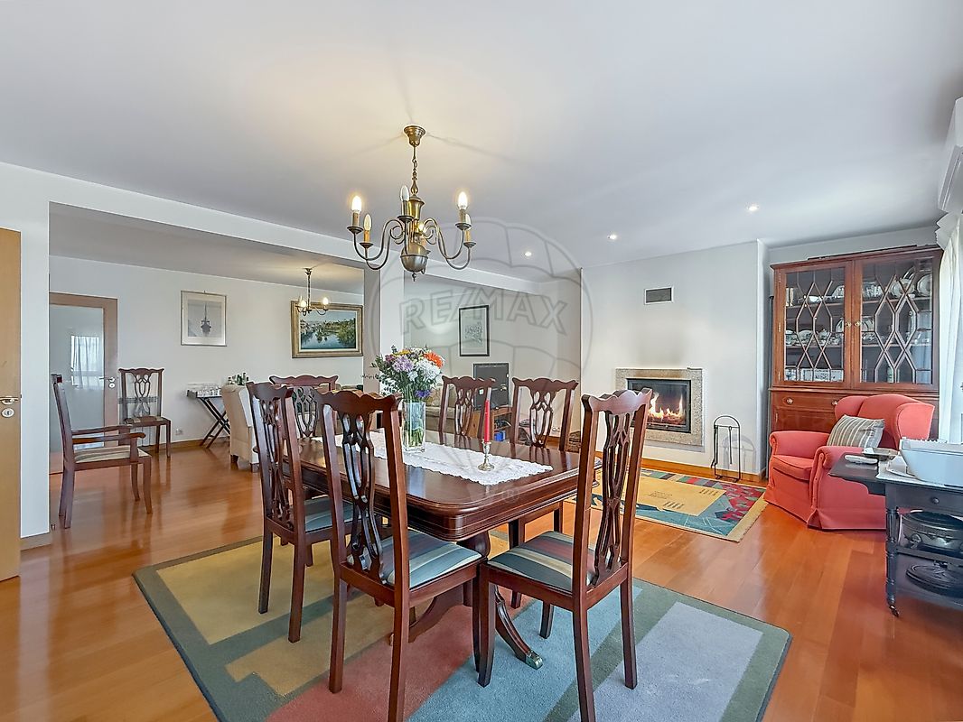 Apartamento T4 à venda em Porto